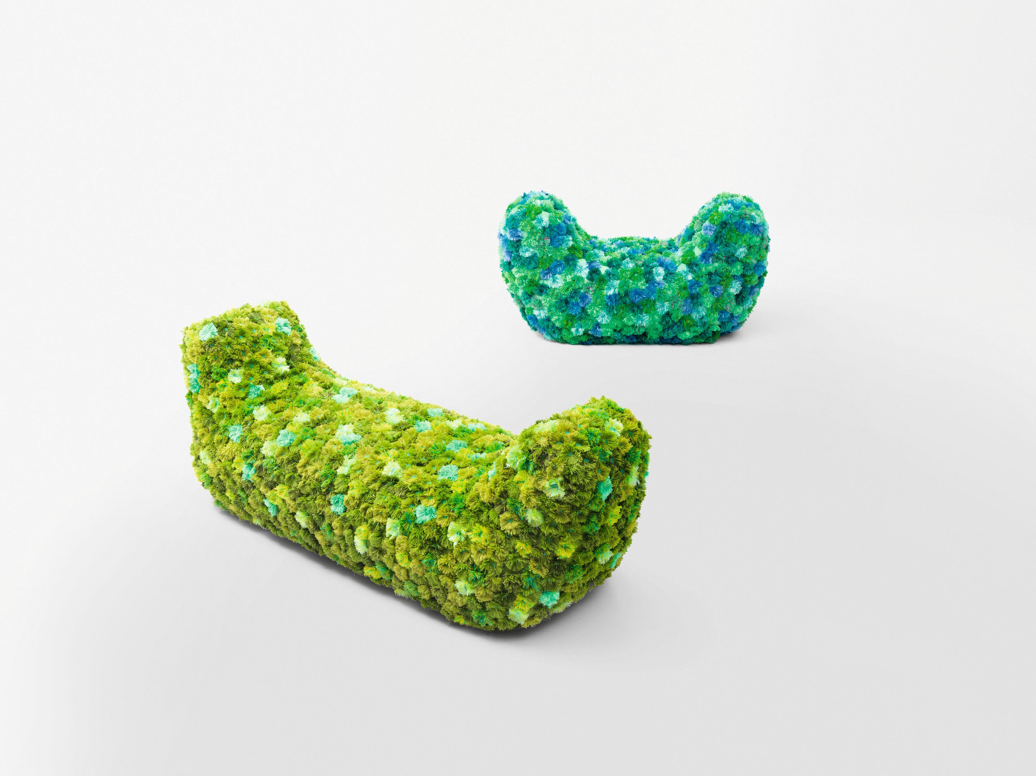 O assento Bruco lembra a forma redonda e alongada da lagarta quando entra no processo de transformação em borboleta